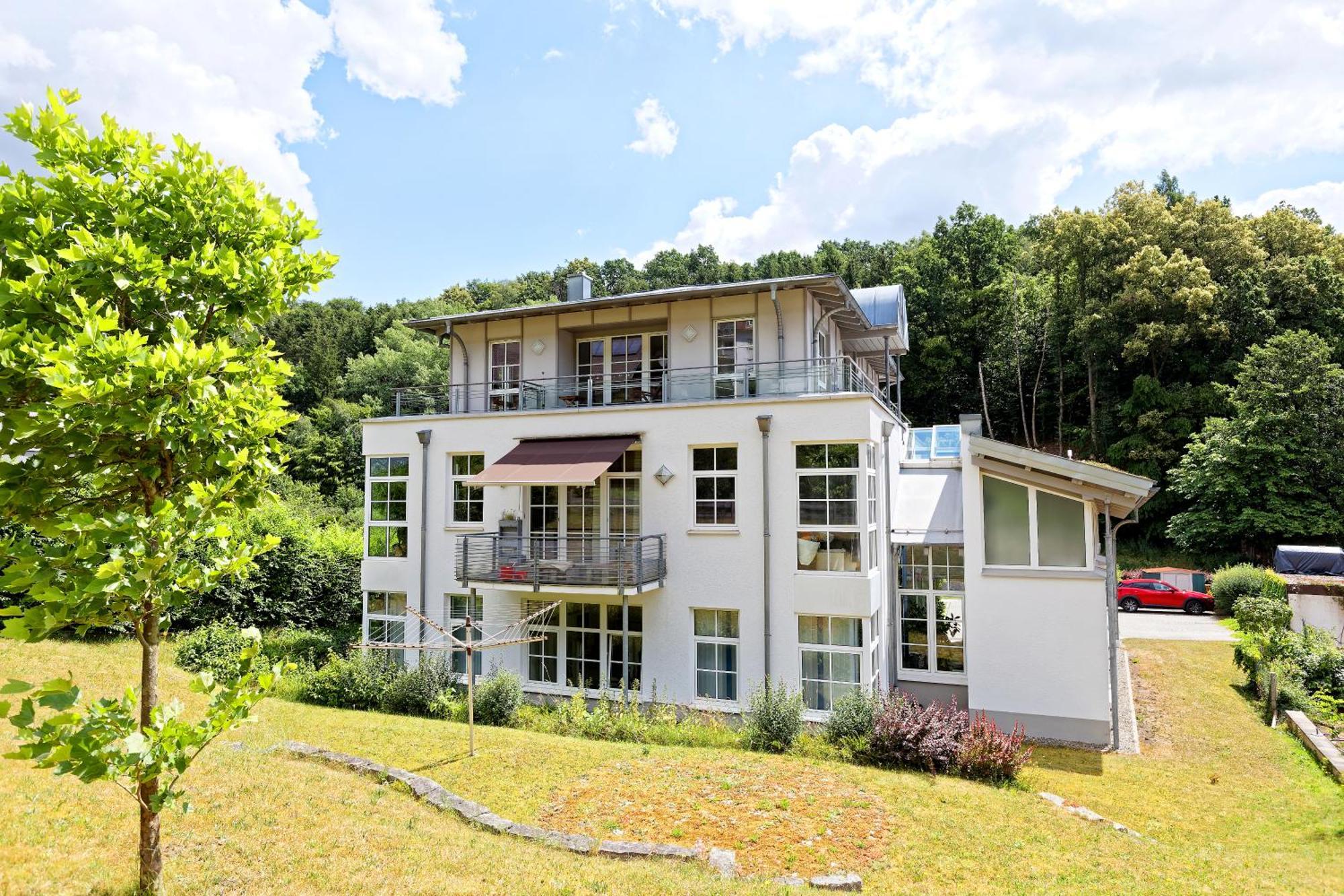 Grosszuegiges Helles Penthouse -Komplette Etage- Mit Balkon Und Stellplatz In Ruhiger Lage Kulmbach Kültér fotó